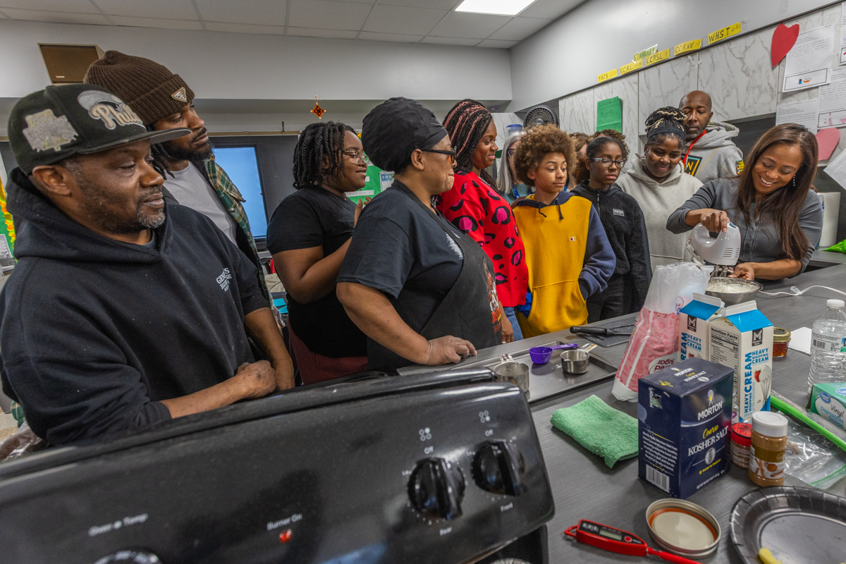 Group photo with all participants and chefs